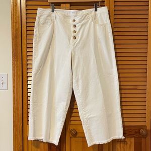 Loft plus, size 16, white wide leg crops